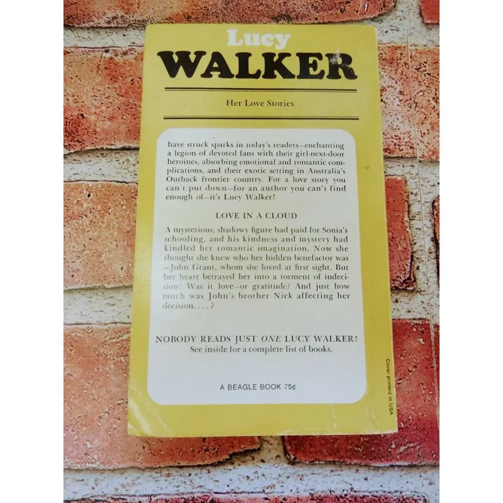 Love in a Cloud‎ Lucy Walker 1973 Beagle Books #7 Vintage Romance PB